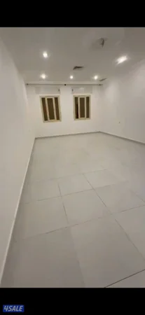 للايجار شقه ارضي في هديه ق2