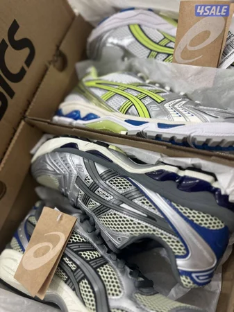 GEL KAYANO 14