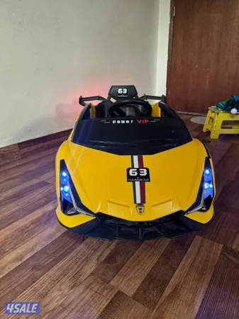 Electric car with remote and manual