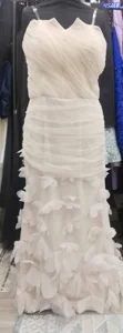 للبيع فستان حفله لبسه وحده